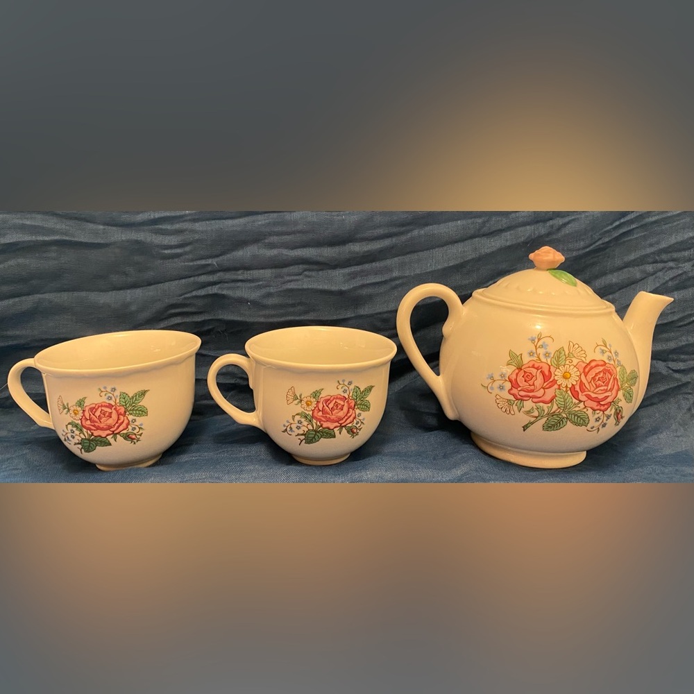 Hallmark Porcelain Teapot and 2 Matching Teacups.